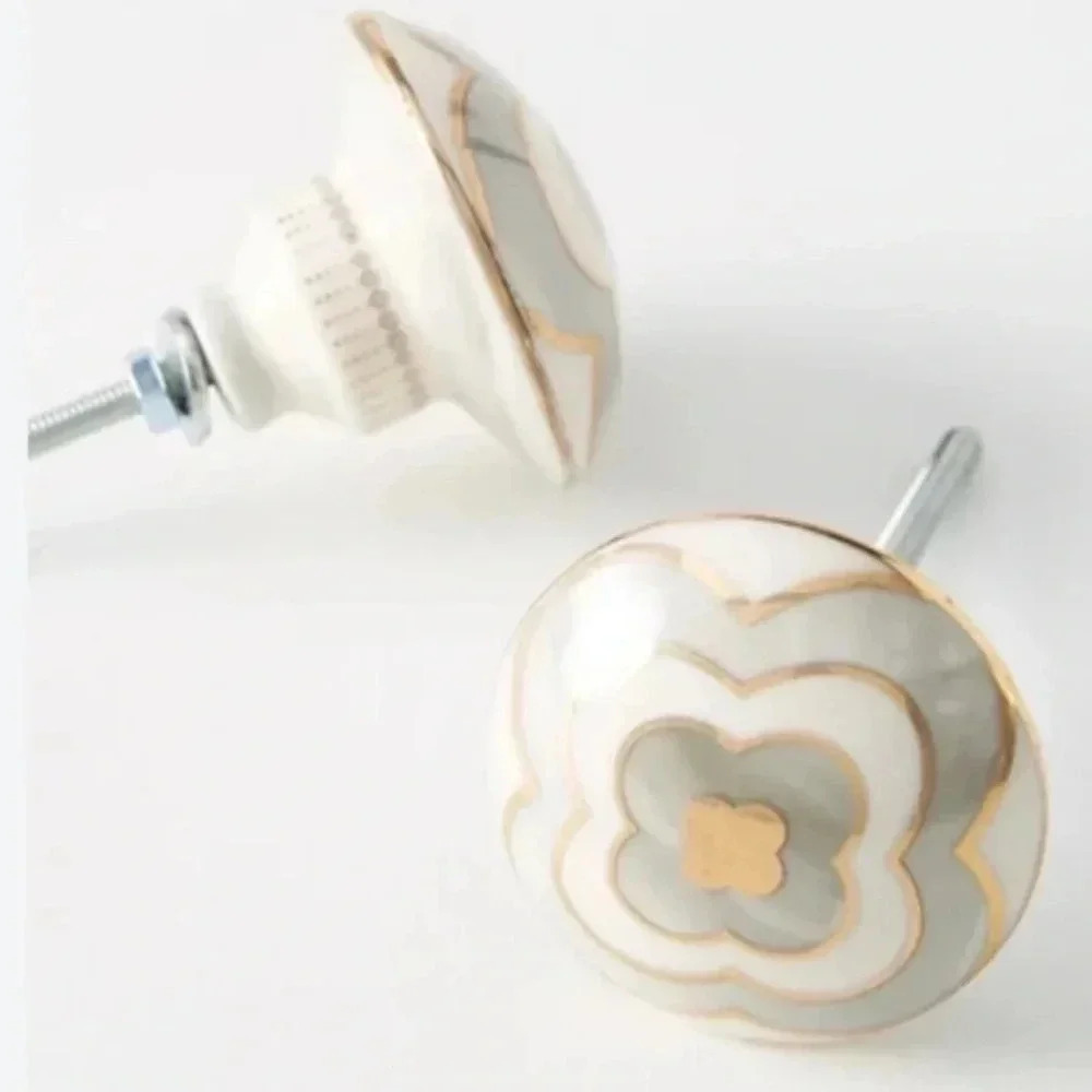 Set of 7 NWT Anthropologie Clover Knobs